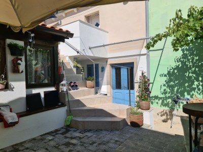 Apartment One bedroom apartment with terrace Veli Lošinj, Lošinj A-19196-a - Outdoor photo 3
