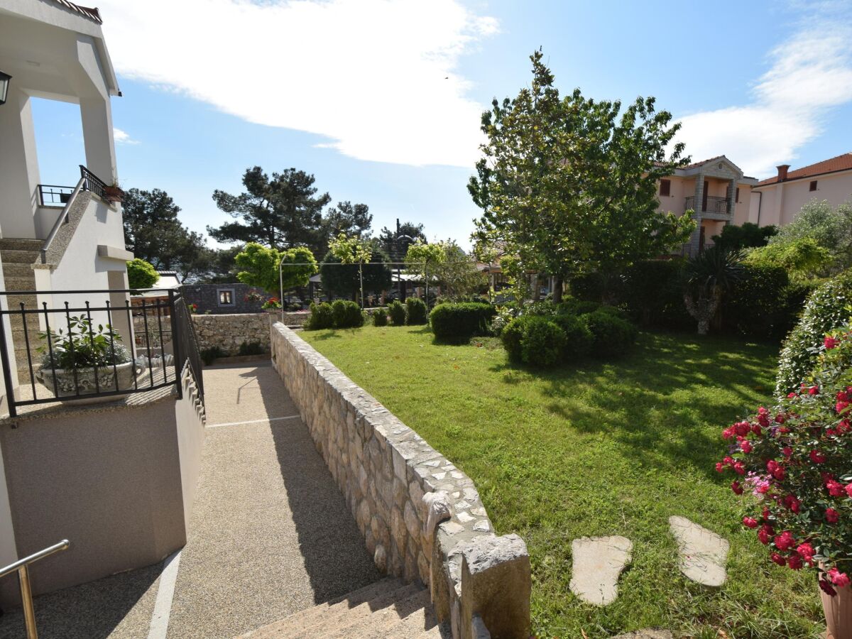 Apartment Two bedroom apartment with balcony and sea view Porat, Krk A-19348-b - Outdoor photo 3