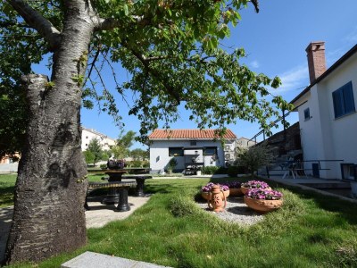 Apartment Two bedroom apartment with balcony and sea view Porat, Krk A-19348-b - Outdoor photo 4