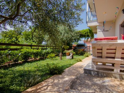 Apartment One bedroom apartment with terrace Milovcici, Krk A-19352-a - Outdoor photo 7