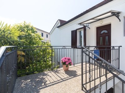 Apartment Two bedroom apartment with balcony and sea view Malinska, Krk A-19359-b - Outdoor photo 3