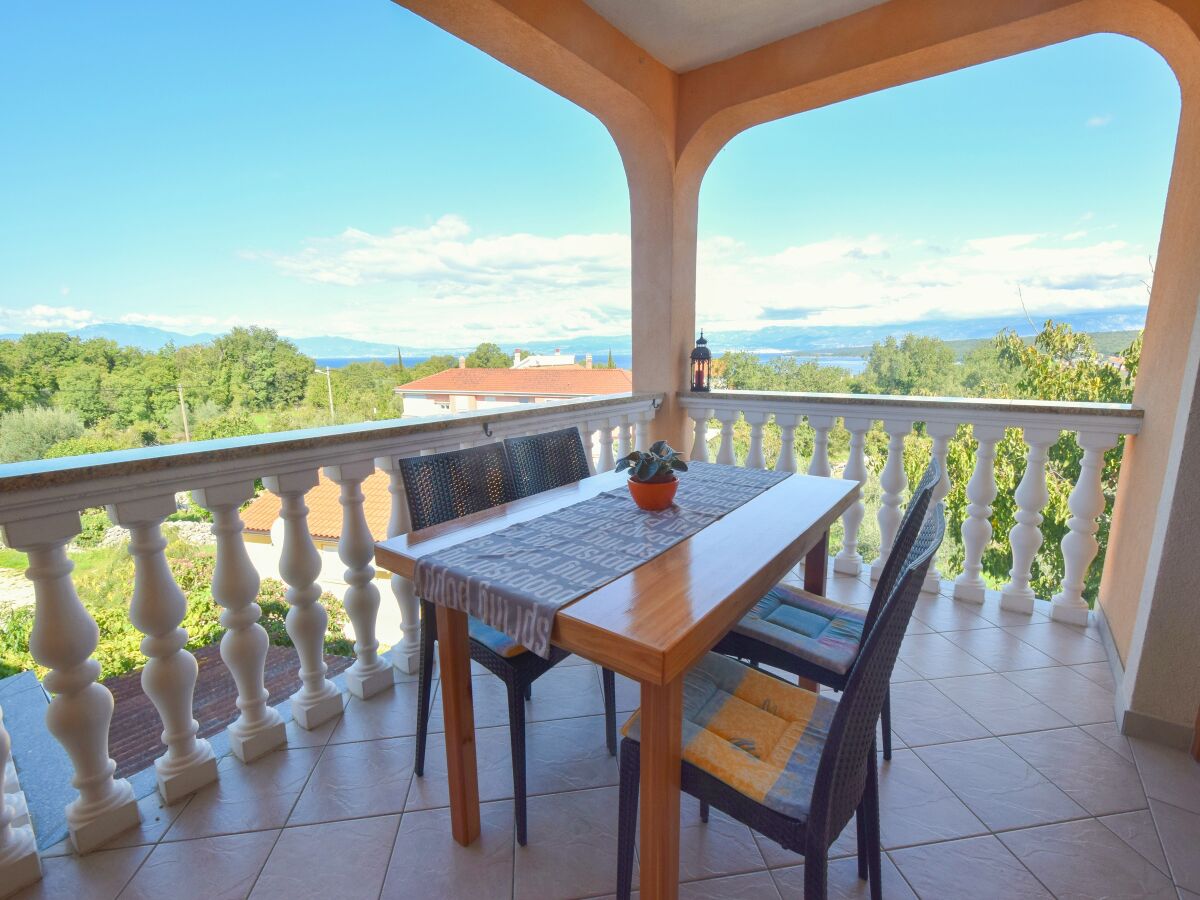 Apartment One bedroom apartment with terrace and sea view Turčić, Krk A-19361-b