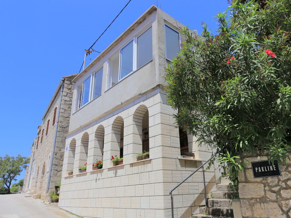 Apartment Two bedroom apartment near beach Brist, Makarska A-18859-a