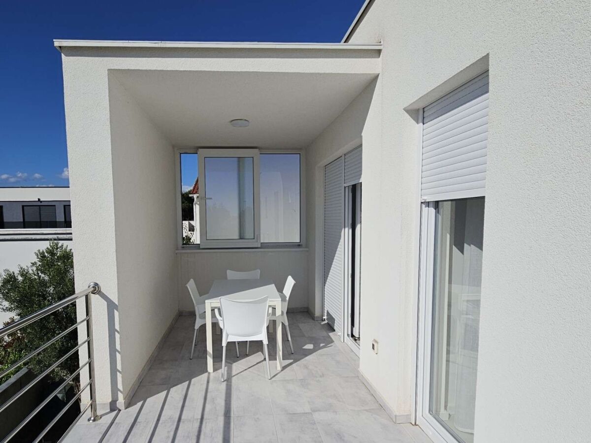 Apartment Apartments with parking space Vrsi - Mulo, Zadar - 19047