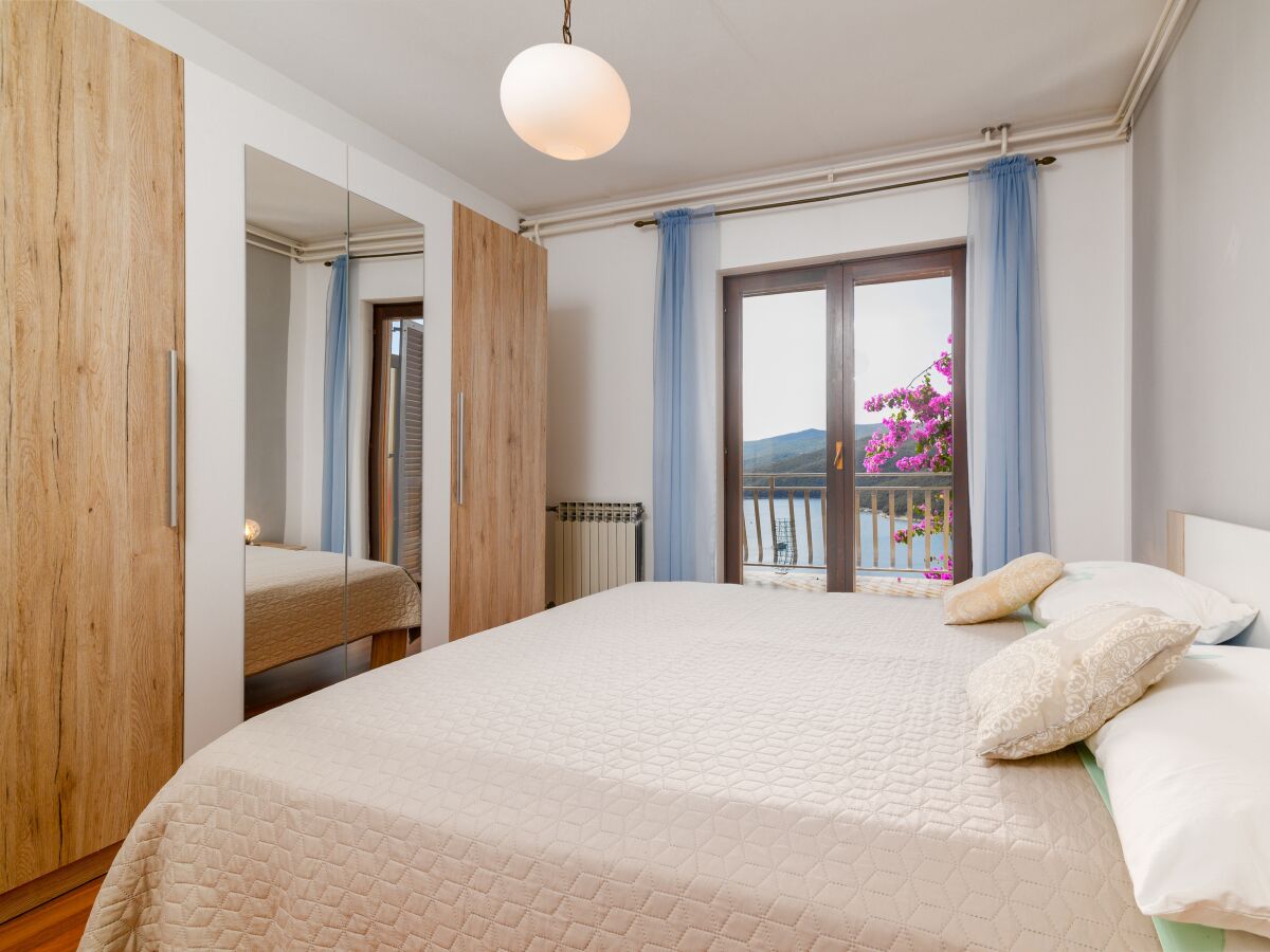 Apartment Two bedroom apartment with terrace and sea view Rabac, Labin A-19055-b