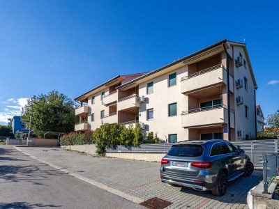 Apartment Two bedroom apartment with terrace Čižići, Krk A-19405-f - Outdoor photo 3