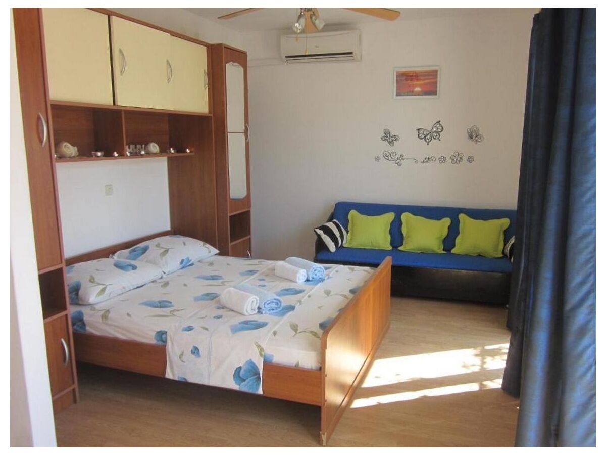 Apartment Studio flat with balcony and sea view Hvar AS-20114-a