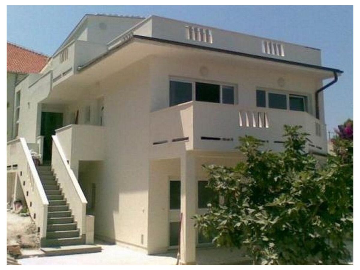 Apartment Two bedroom apartment with terrace and sea view Sutivan, Brač A-20155-a