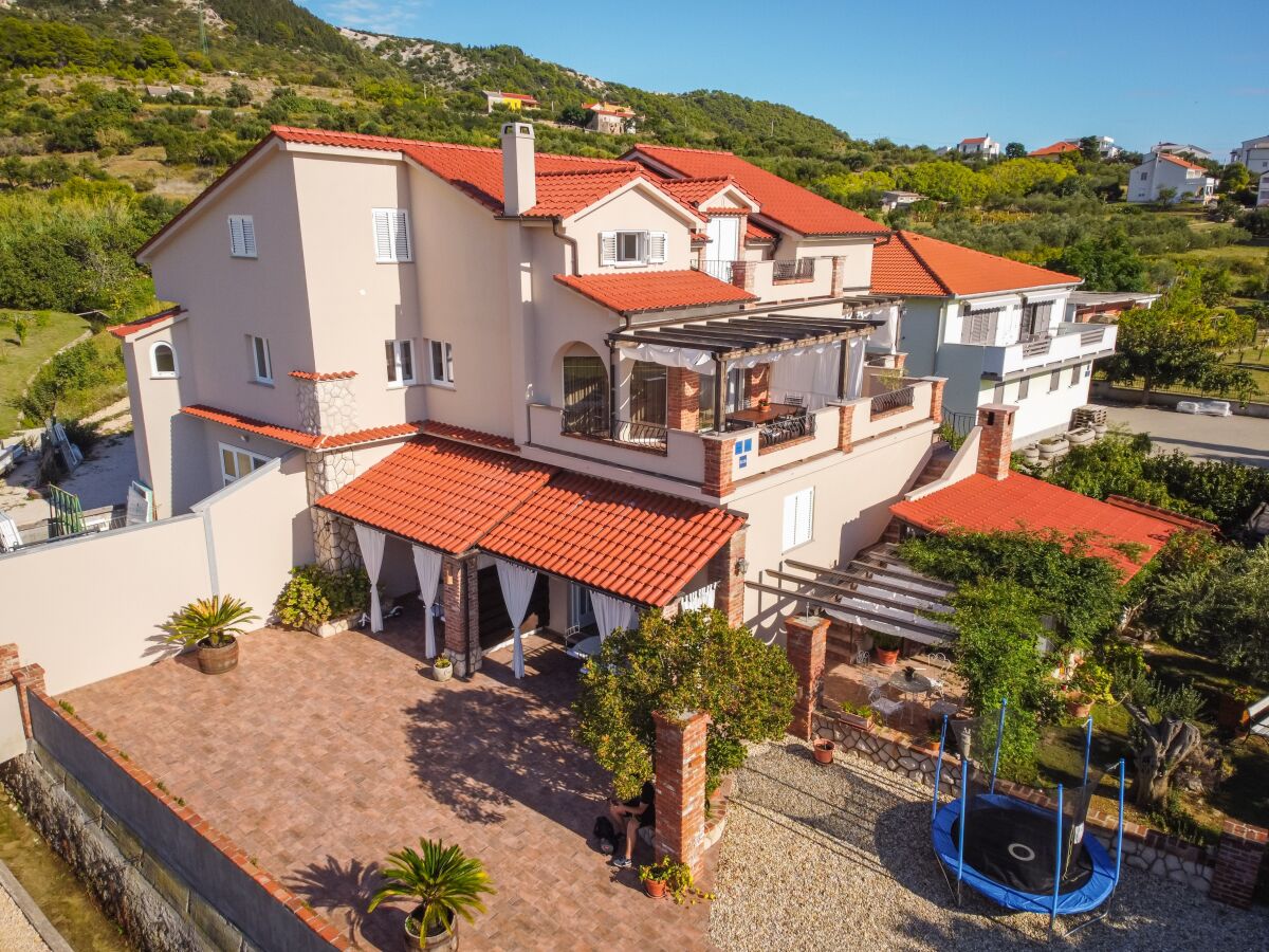 Apartment Two bedroom apartment with balcony and sea view Banjol, Rab A-19804-d
