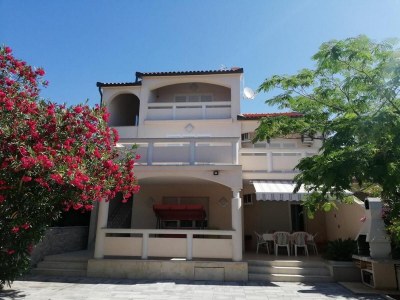 Apartment Two bedroom apartment with terrace Vir A-20205-a - Outdoor photo 2