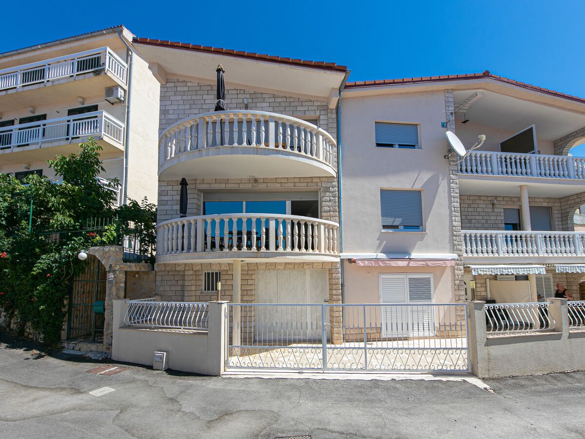 Apartment Studio flat with terrace and sea view Stanići, Omiš AS-19941-e - Outdoor photo 2