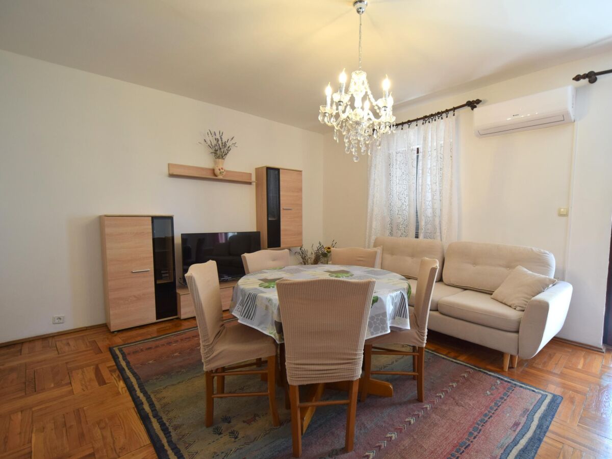 Apartment Two bedroom apartment with terrace Malinska, Krk A-20381-a - Outdoor photo 4