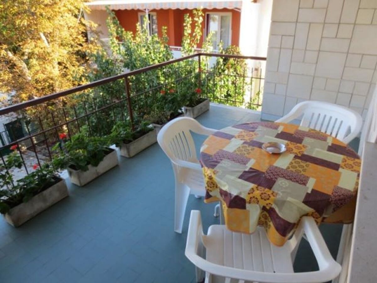 Holiday room with terrace Sukošan, Zadar S-20112-d