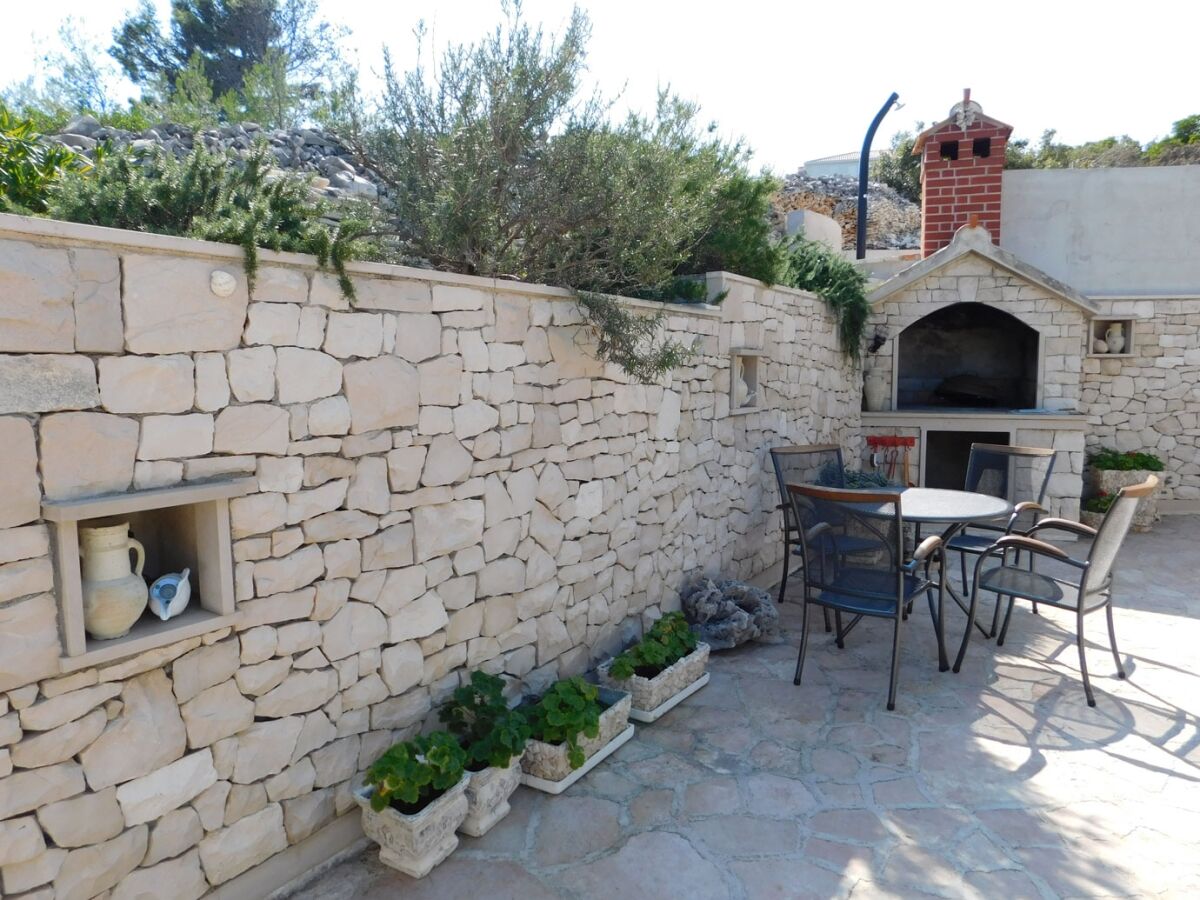 Apartment Two bedroom apartment with terrace Povlja, Brač A-21089-b - Outdoor photo 3