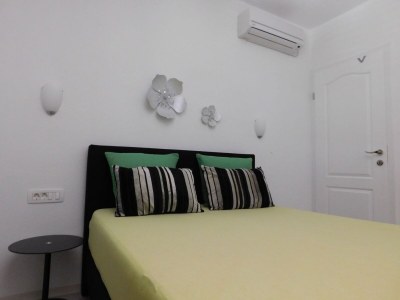 Apartment Two bedroom apartment with terrace Povlja, Brač A-21089-b - Outdoor photo 8
