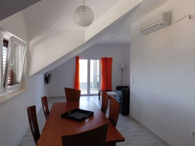 Apartment Three bedroom apartment with air-conditioning Povlja, Brač A-21089-c - Outdoor photo 7