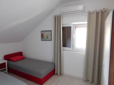 Apartment Three bedroom apartment with air-conditioning Povlja, Brač A-21089-c - Outdoor photo 13