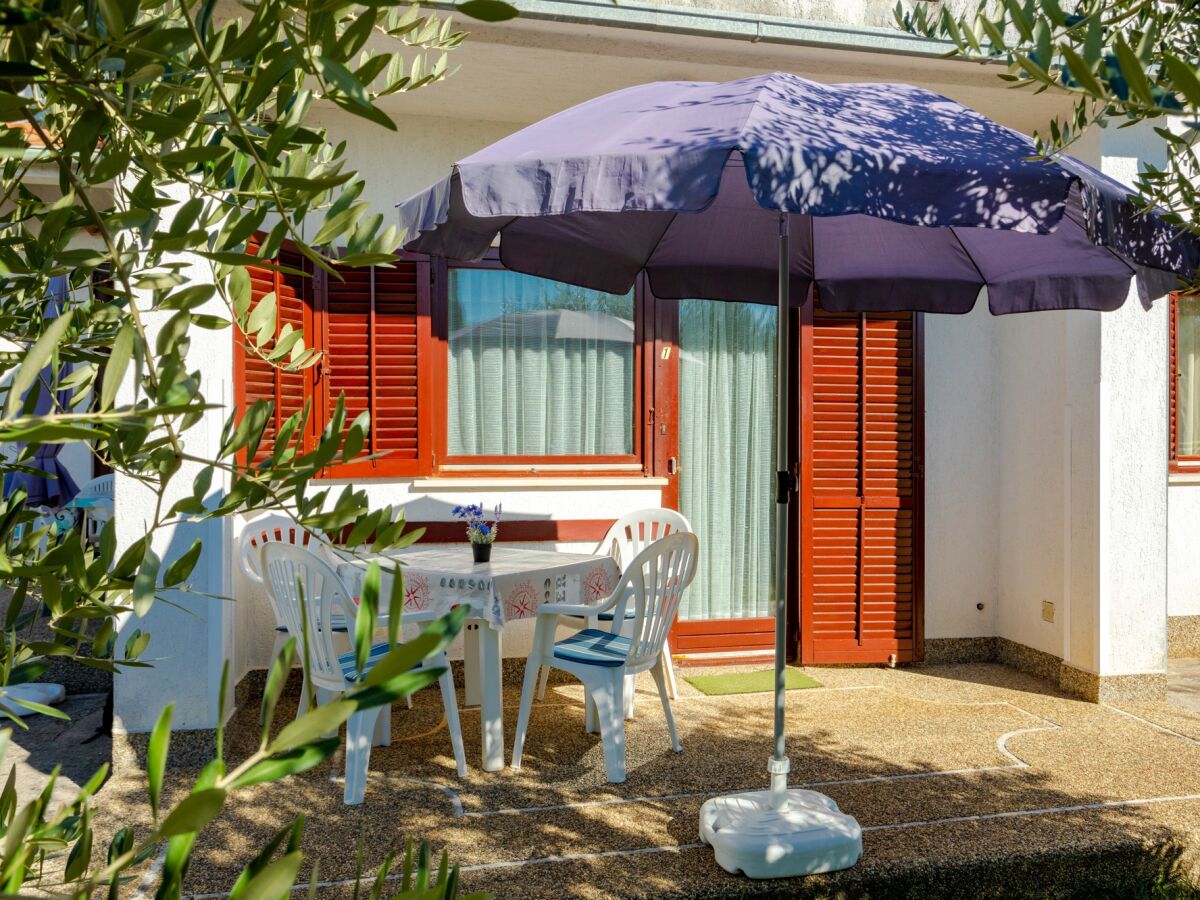 Apartment Two bedroom apartment with terrace Njivice, Krk A-20548-a