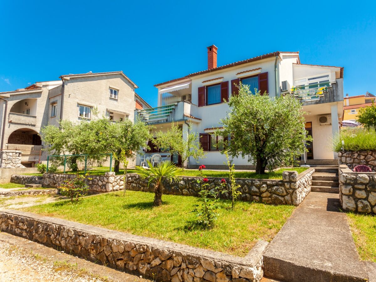 Apartment Two bedroom apartment with terrace Njivice, Krk A-20548-a - Outdoor photo 2