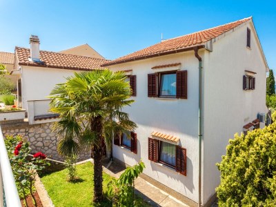 Apartment Two bedroom apartment with terrace Njivice, Krk A-20548-a - Outdoor photo 4