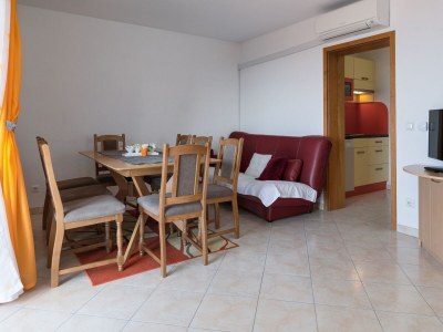Apartment Four-bedroom apartment with terrace and sea view Klenovica, Novi Vinodolski A-20556-a - Outdoor photo 7