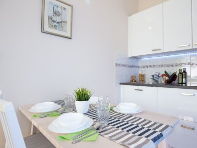 Apartment One bedroom apartment near beach Čižići, Krk A-20433-a - Outdoor photo 7
