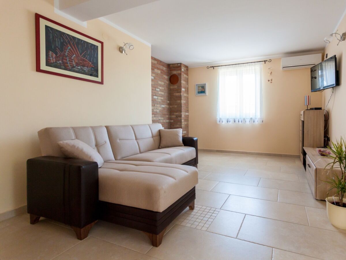 Apartment Two bedroom apartment with terrace Porat, Krk A-20441-a - Outdoor photo 5