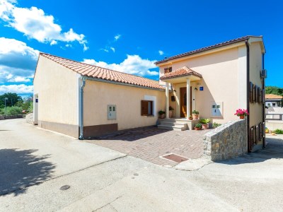 Apartment Two bedroom apartment with terrace Porat, Krk A-20441-a - Outdoor photo 4