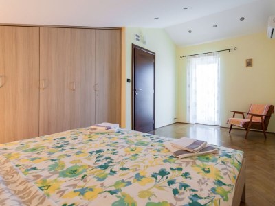 Apartment Two bedroom apartment with terrace Porat, Krk A-20441-a - Outdoor photo 14