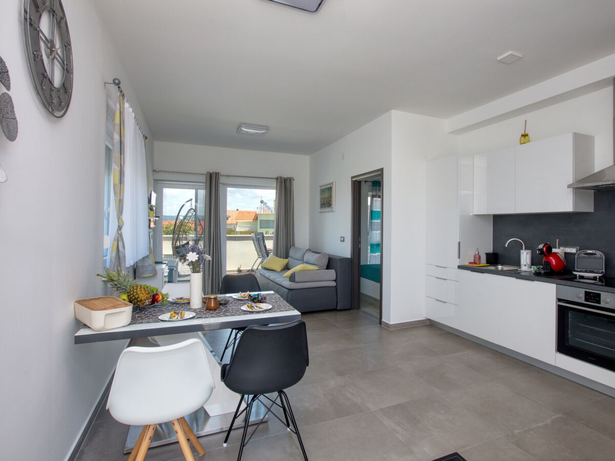 Apartment One bedroom apartment with terrace and sea view Betina, Murter A-20450-a