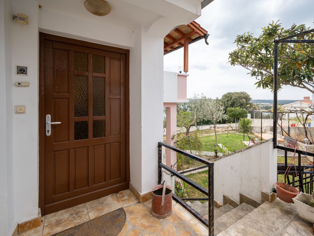 Apartment One bedroom apartment with air-conditioning Posedarje, Novigrad A-21123-d - Outdoor photo 5