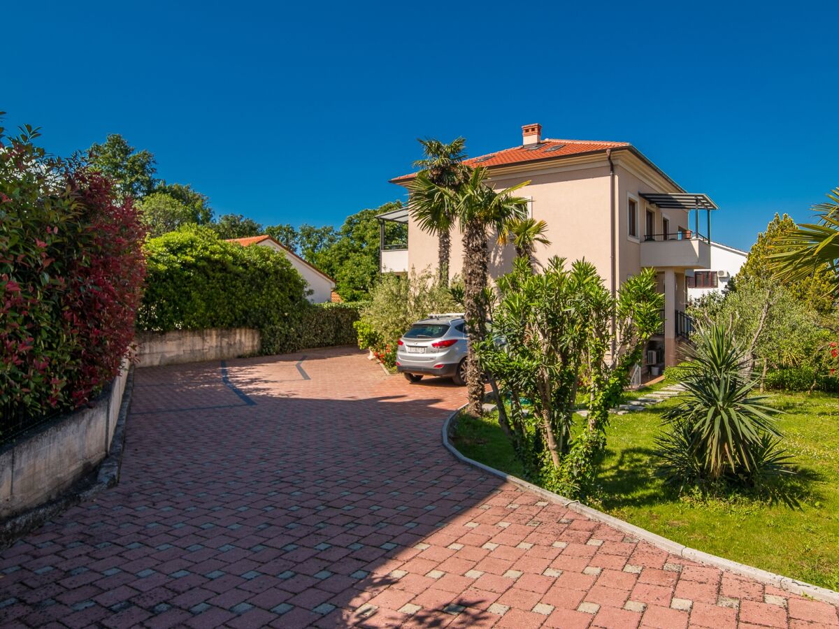 Apartment Three bedroom apartment with terrace and sea view Njivice, Krk A-20487-b