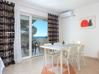 Apartment One bedroom apartment with terrace and sea view Balića Rat, Omiš A-20494-a in Omiš - Apartment