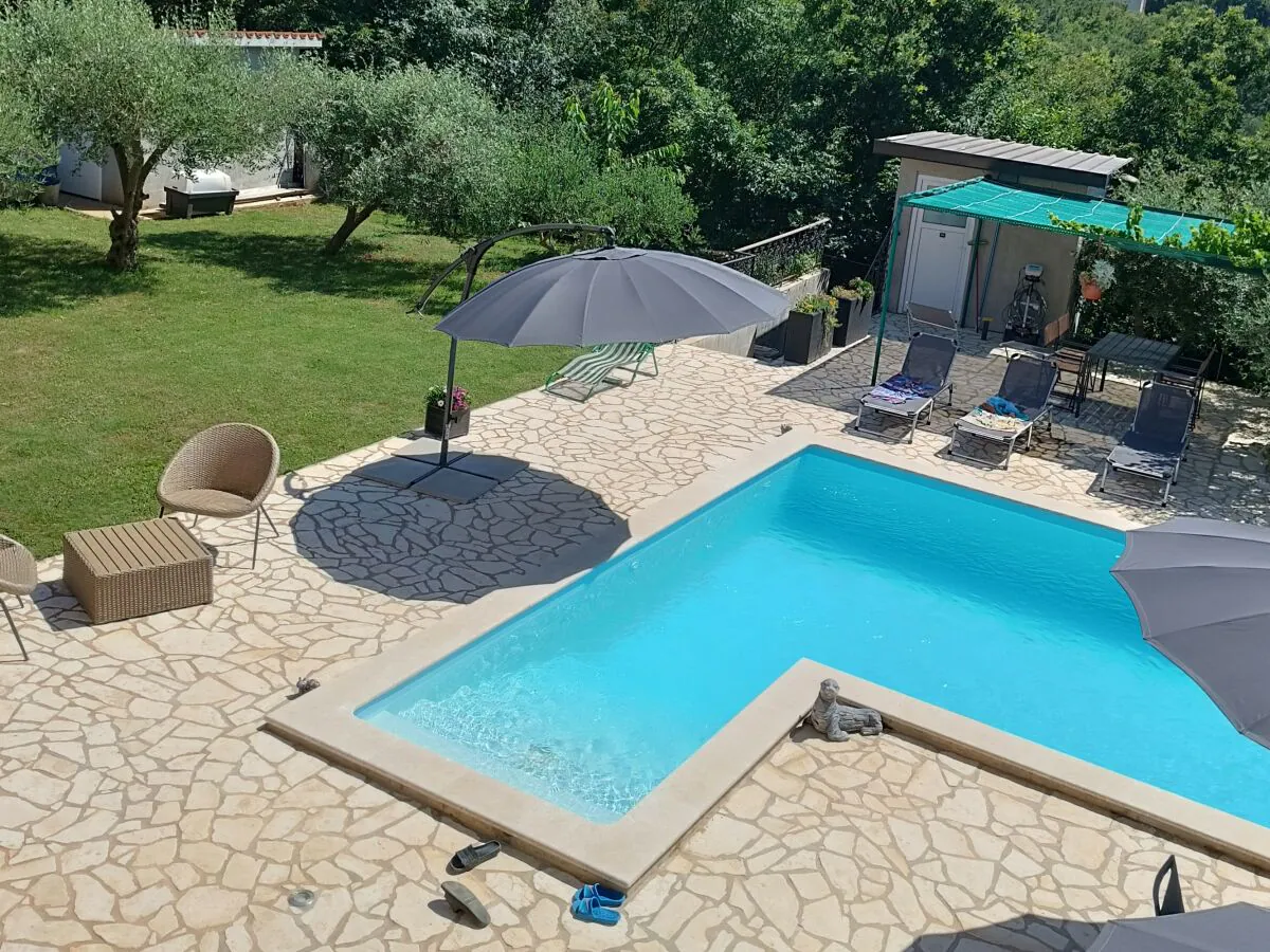 Apartment Two bedroom apartment with balcony Kaštel, Central Istria - Središnja Istra A-21309-a
