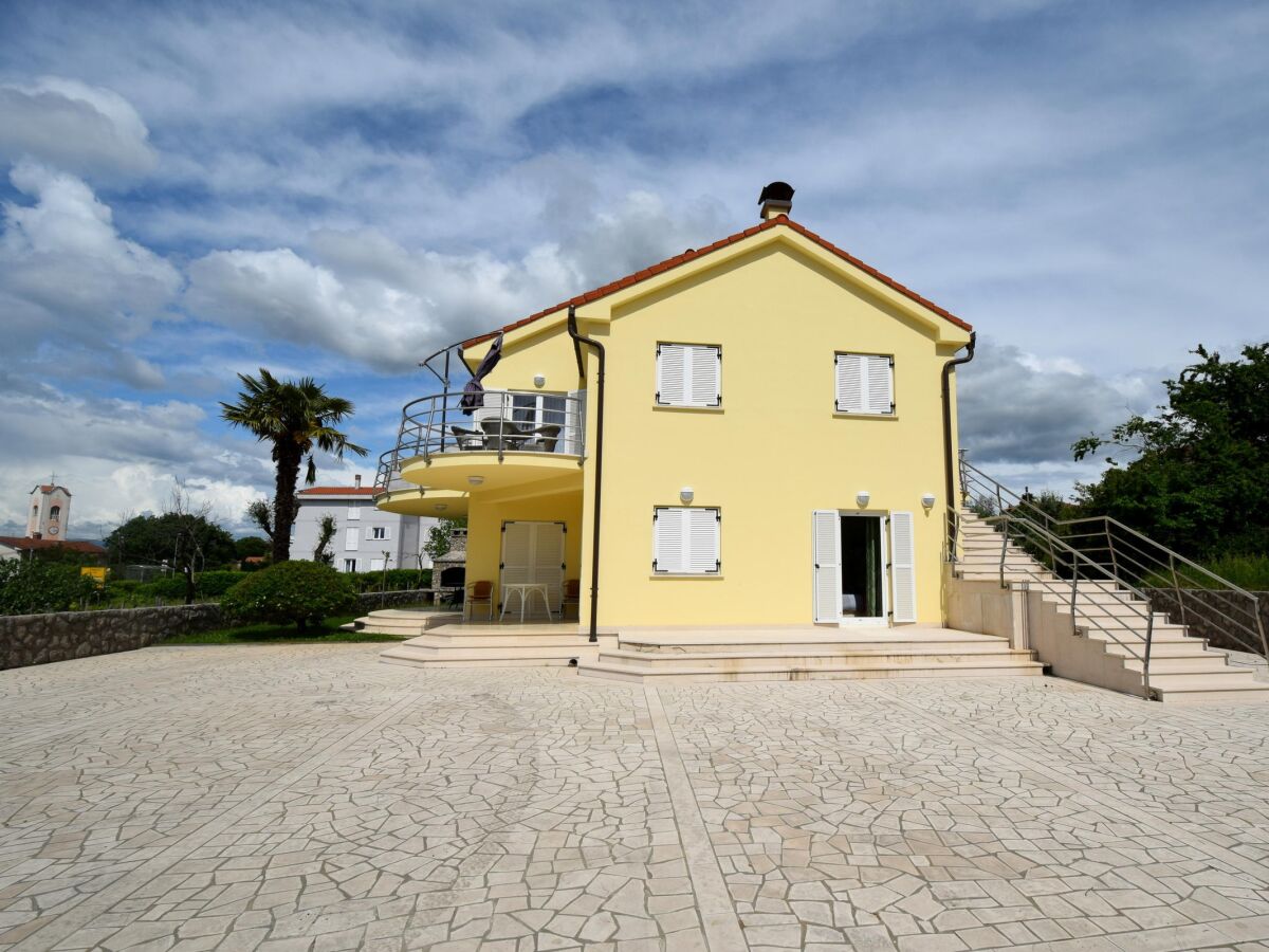 Apartment Two bedroom apartment with balcony Malinska, Krk A-21373-b - Outdoor photo 4
