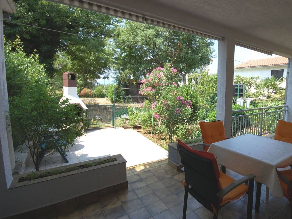 Apartment Two bedroom apartment with terrace Njivice, Krk A-21771-a