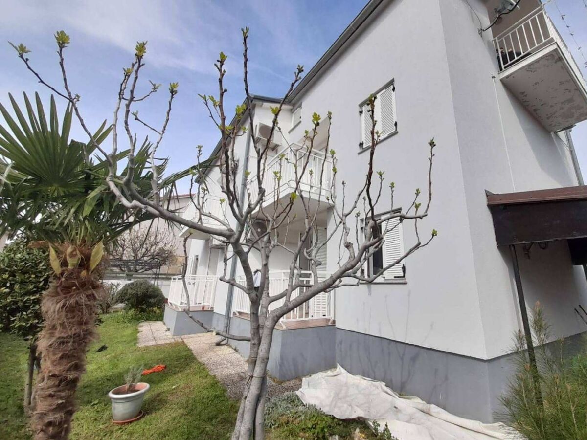 Apartment Two bedroom apartment with balcony Njivice, Krk A-21773-c - Outdoor photo 4
