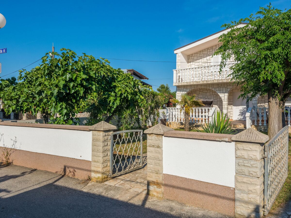 Apartment Four-bedroom apartment with terrace Vir A-20971-a - Outdoor photo 2