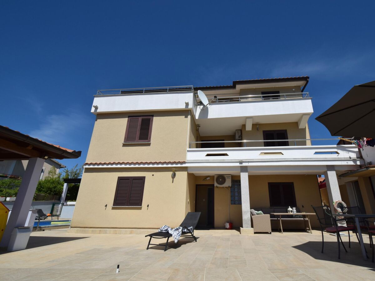 Apartment Three bedroom apartment with terrace and sea view Omišalj, Krk A-20617-b - Outdoor photo 3