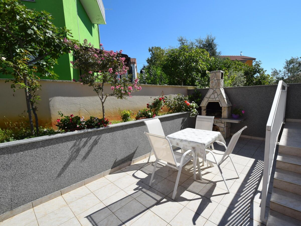 Apartment Two bedroom apartment with balcony Njivice, Krk A-21902-a - Outdoor photo 3