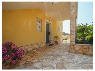 Apartment Three bedroom apartment with terrace and sea view Trogir A-21466-a - Outdoor photo 10