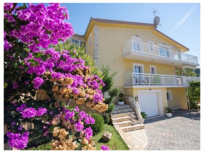 Apartment Three bedroom apartment with terrace Trogir A-21466-b in Trogir - Apartment