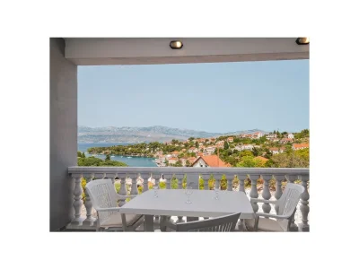 Apartment One bedroom apartment with terrace and sea view Splitska, Brač A-21974-d - Outdoor photo 10