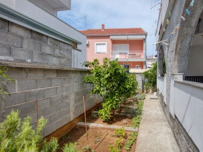 Apartment One bedroom apartment with terrace Vodice A-21593-a - Outdoor photo 11