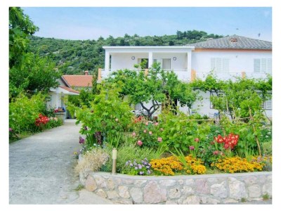 Apartment Two bedroom apartment with terrace and sea view Barbat, Rab A-22053-a - Outdoor photo 3