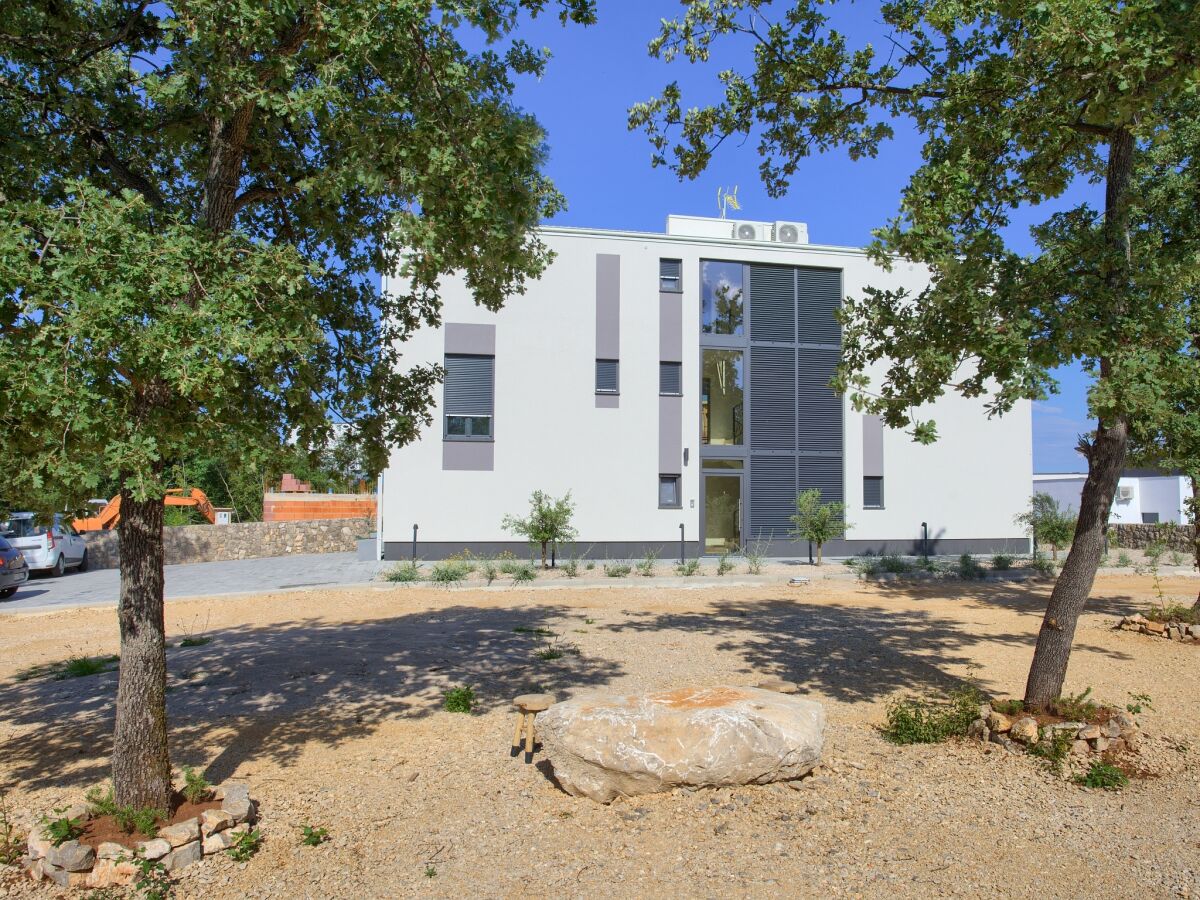 Apartment Two bedroom apartment with terrace Njivice, Krk A-21889-a - Outdoor photo 4