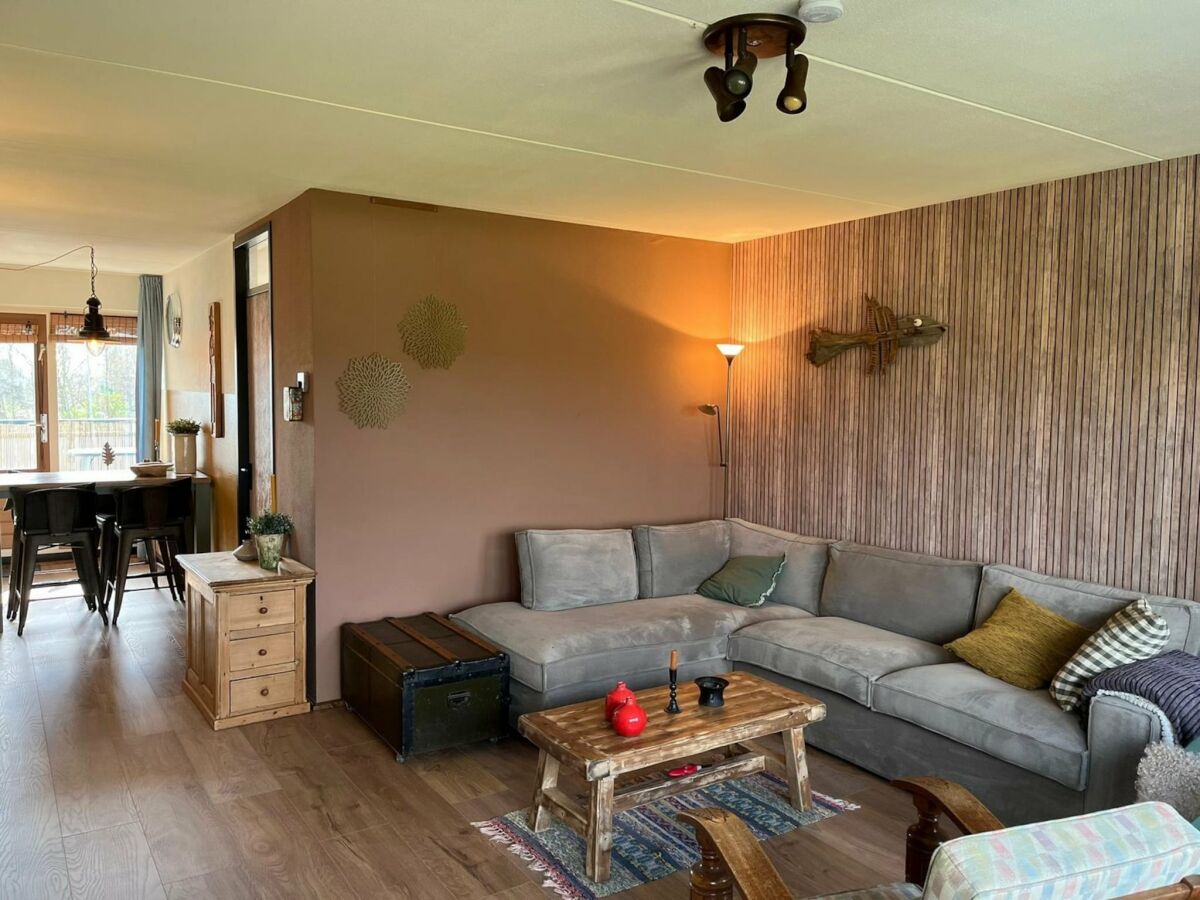 Holiday house Spacious apartment in Maartenszee dune