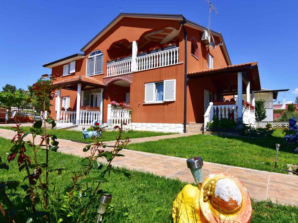 Apartment Two bedroom apartment with terrace Valica, Umag A-22453-a - Outdoor photo 2