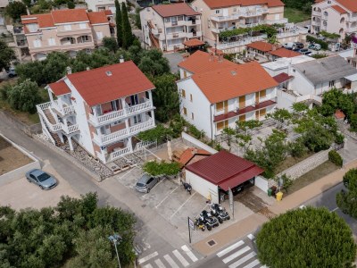 Apartment Three bedroom apartment with balcony Lopar, Rab A-22558-b - Outdoor photo 5