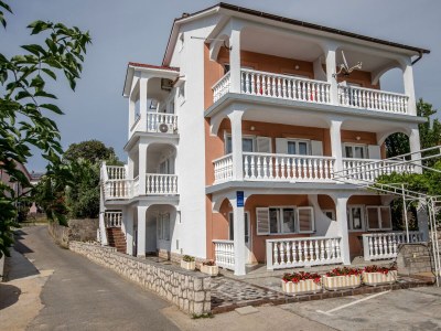Apartment Three bedroom apartment with balcony Lopar, Rab A-22558-b - Outdoor photo 6